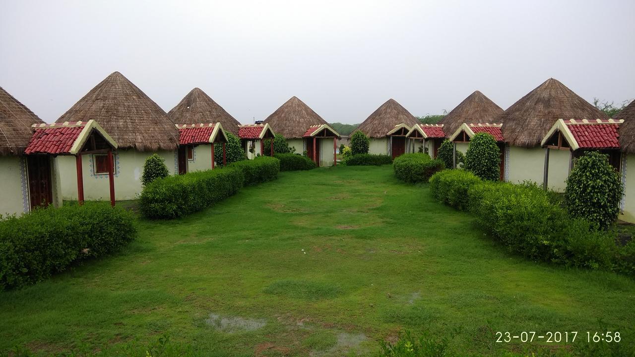 Rann Village Resort Bherandiāla エクステリア 写真